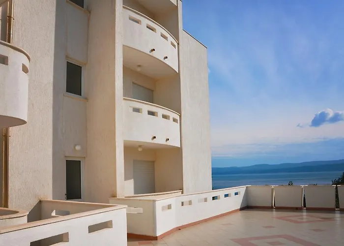 Sunrise Apartments And Studio Apartments